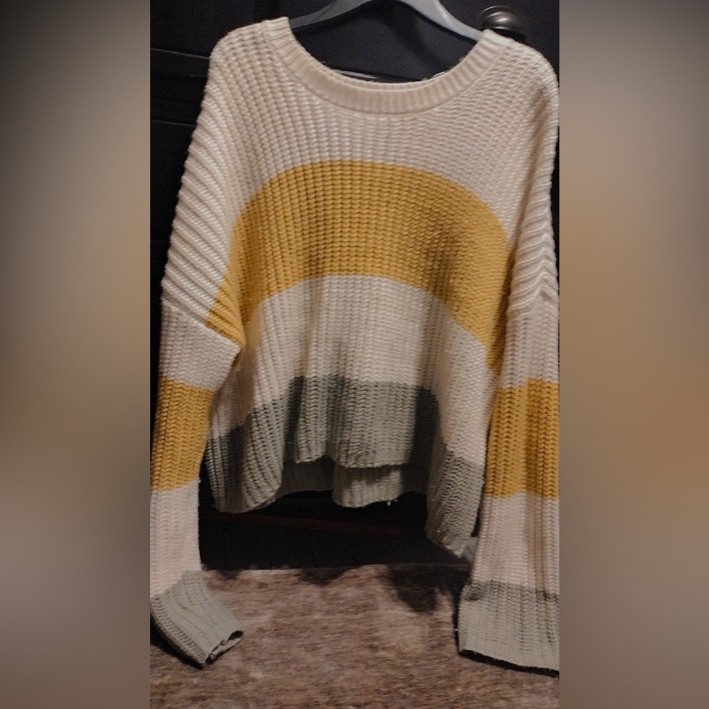 Moon&Madison yellow white and green Sweater